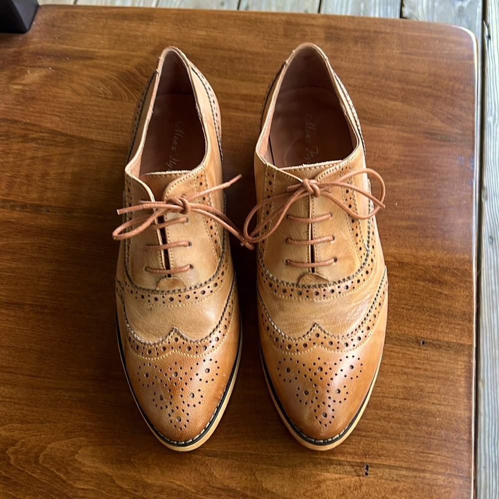 Mona Flying Women Premium Leather Wingtip Brogue Shoes